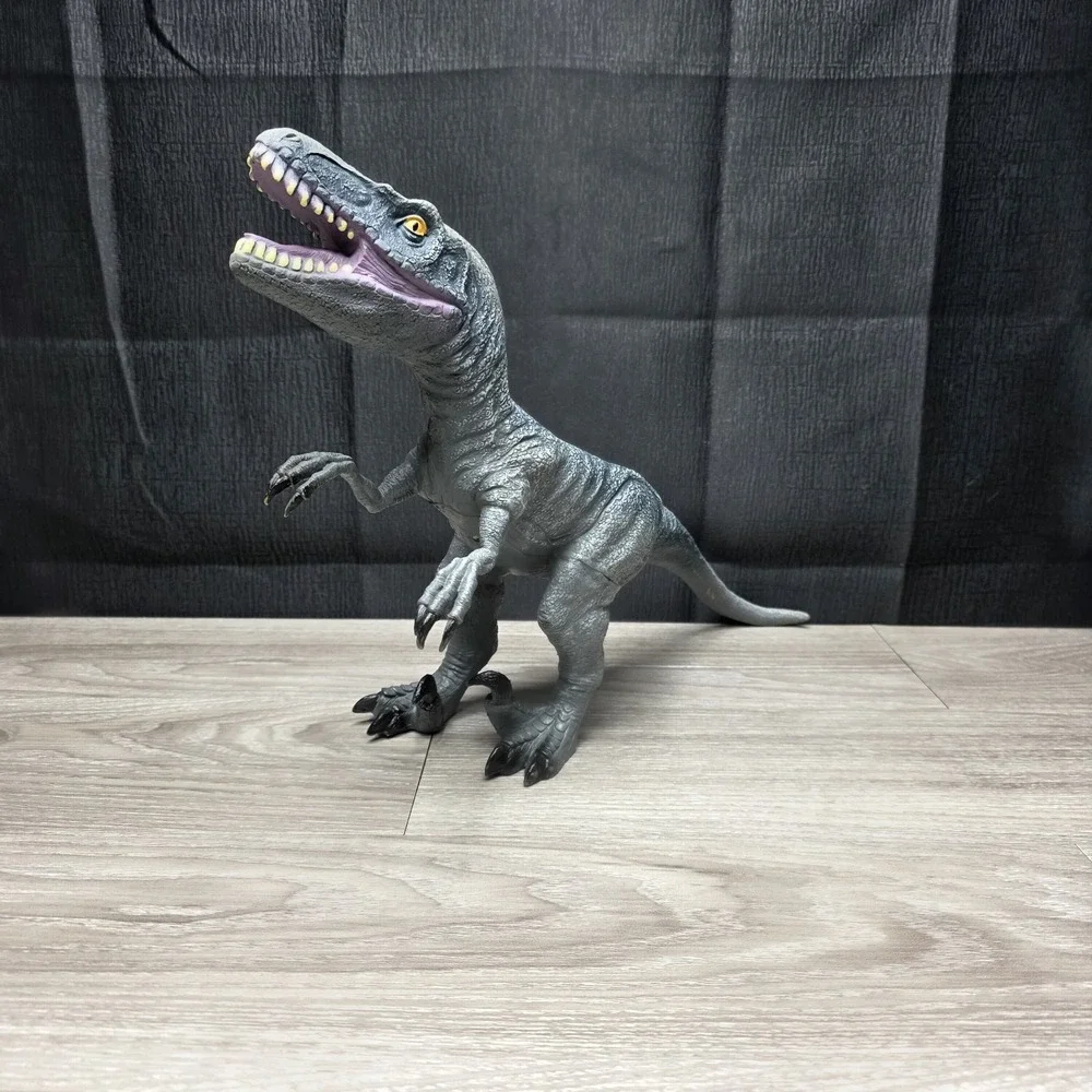 2014 Velociraptor Raptor Dinosaur Prehistoric Realistic Retired Figure